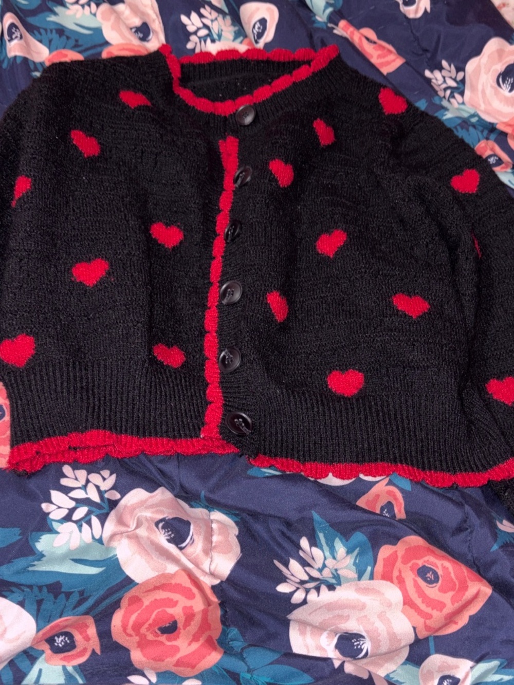 Red and black heart cardigan - Picture 1 of 3
